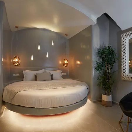Endless Traditional Apartment